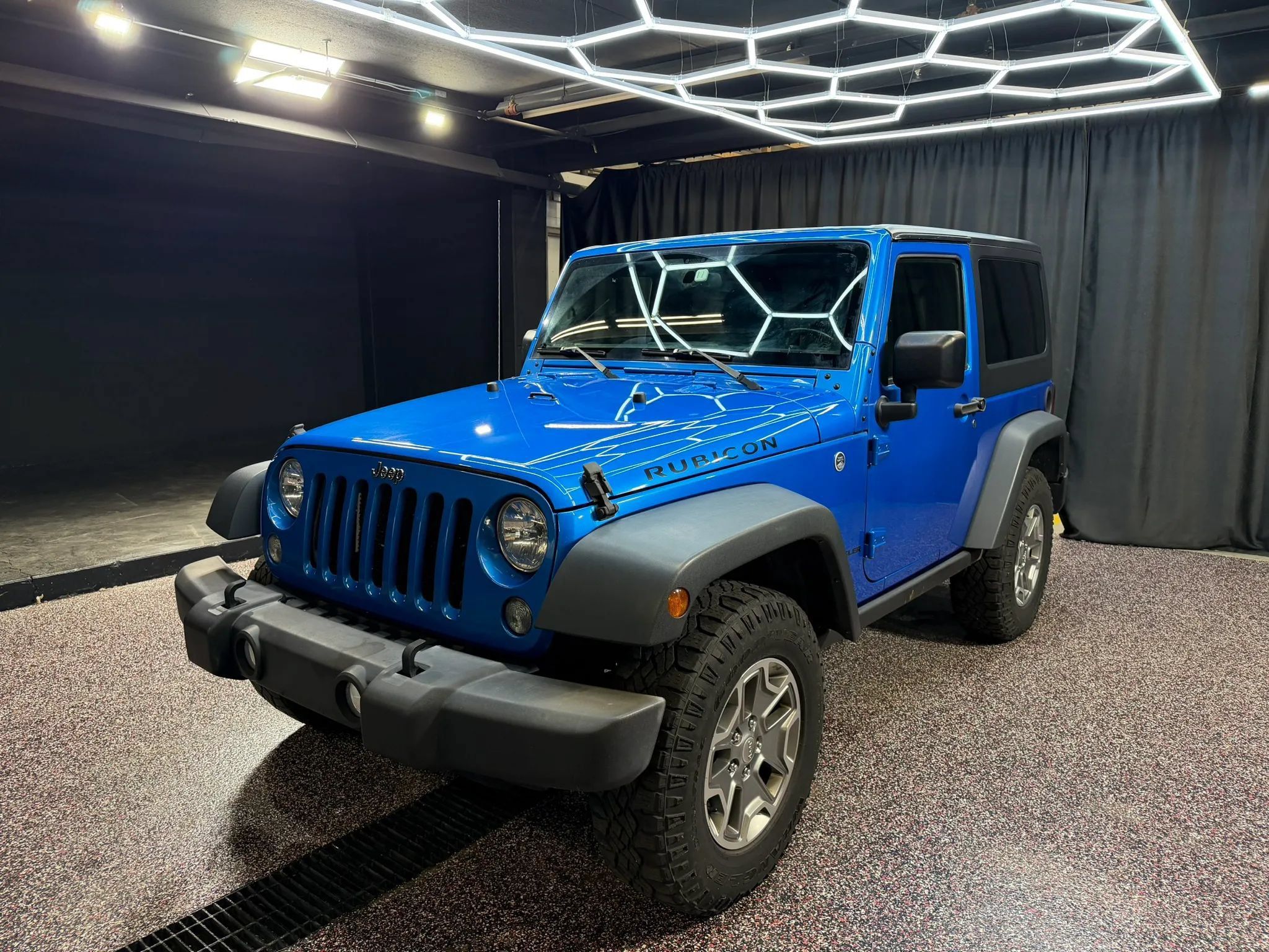 Used 2016 Jeep Wrangler Rubicon w/ Dual Top Group AWD/4WD image 4