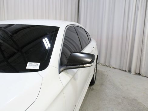 Used 2018 Chevrolet Impala LT FWD image 34