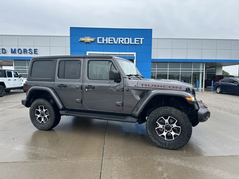 Used 2023 Jeep Wrangler Unlimited Rubicon w/ Cold Weather Group AWD/4WD image 2