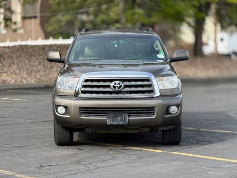 Used 2012 Toyota Sequoia SR5 w/ Premium Pkg AWD/4WD image 2