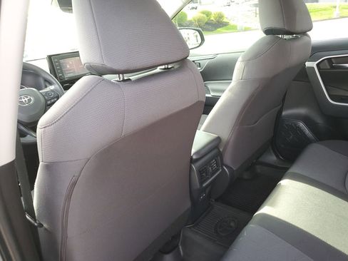 Used 2022 Toyota RAV4 XLE w/ Convenience Package image 14