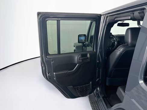 Used 2017 Jeep Wrangler Unlimited Sahara AWD/4WD image 24