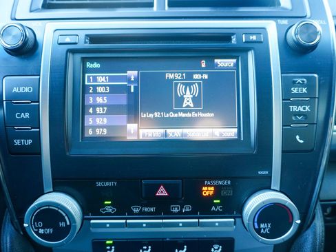 Used 2014 Toyota Camry SE image 28