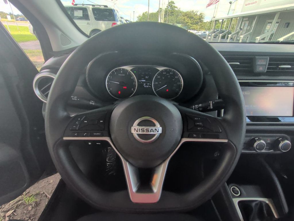 Used 2020 Nissan Versa S FWD image 15