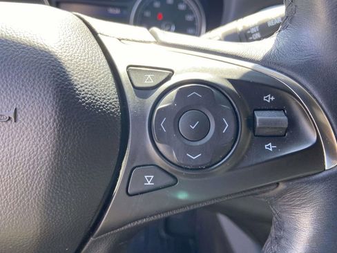 Used 2020 Buick Enclave Essence w/ Sport Touring Edition FWD image 34