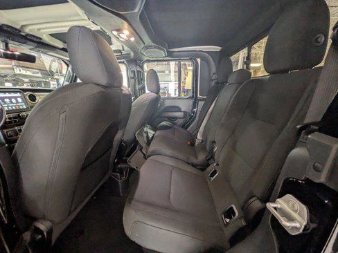 Certified 2022 Jeep Gladiator Overland image 11