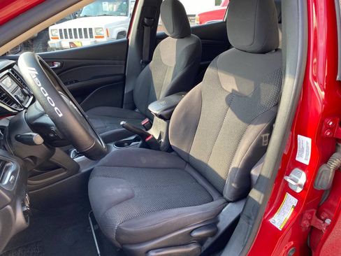 Used 2014 Dodge Dart SE w/ Convenience Group FWD image 16