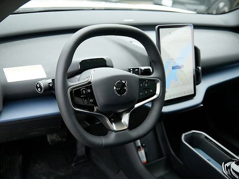 New 2026 Volvo EX30 Plus w/ Climate Package image 13