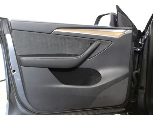 Used 2023 Tesla Model Y Long Range image 6