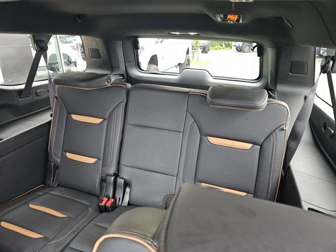 Used 2024 GMC Yukon XL AT4 w/ Technology Package AWD/4WD image 23
