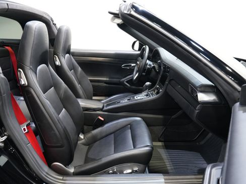 Used 2017 Porsche 911 Targa 4 GTS AWD/4WD image 31
