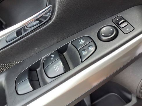 Used 2020 Nissan Kicks SV FWD image 17