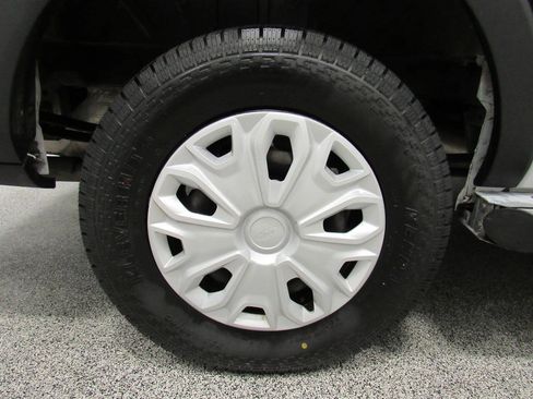 Used 2019 Ford Transit 250 130 Low Roof w/ Exterior Upgrade Package RWD image 14