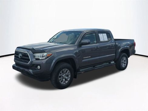 Used 2017 Toyota Tacoma SR5 w/ Tow Package RWD image 9