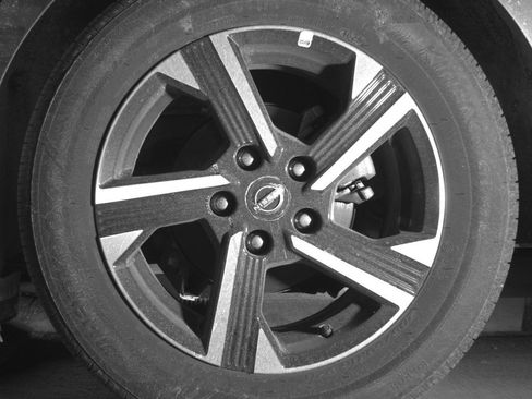 Used 2025 Nissan Sentra SV FWD image 14