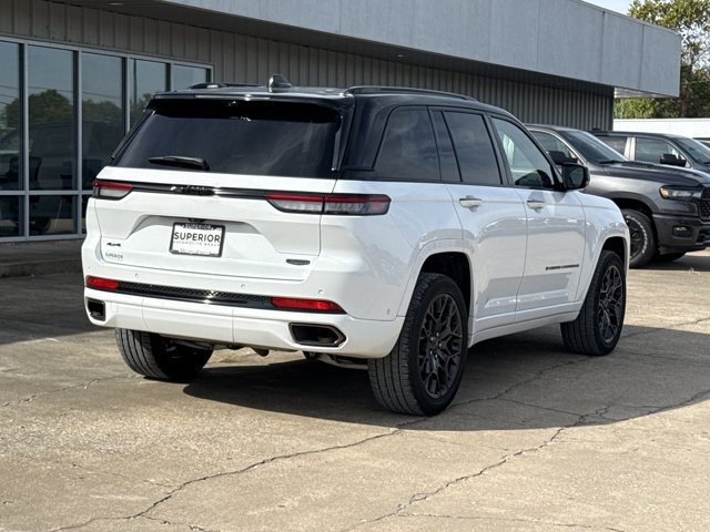 Used 2025 Jeep Grand Cherokee Summit AWD/4WD image 3