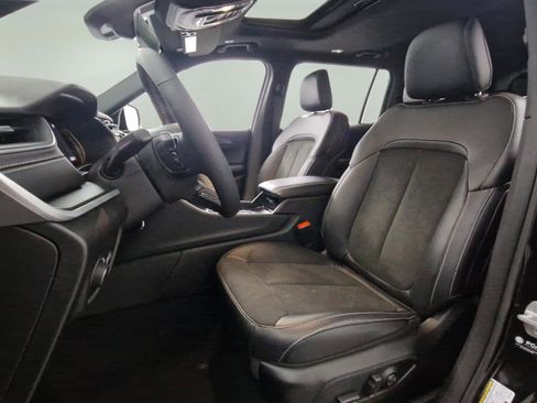 New 2025 Jeep Grand Cherokee L Altitude image 12