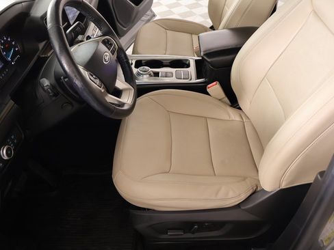 Used 2021 Ford Explorer Limited w/ Hybrid Equipment Group 310A image 12