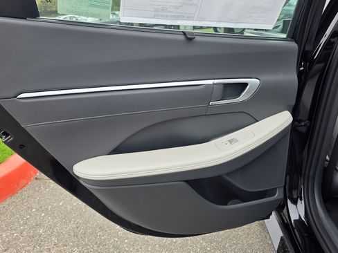 New 2026 Hyundai Sonata Limited FWD image 16