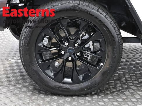 Used 2025 Jeep Wrangler Unlimited Sahara w/ Safety Group AWD/4WD image 32