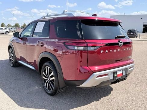 Certified 2024 Nissan Pathfinder Platinum AWD/4WD image 8