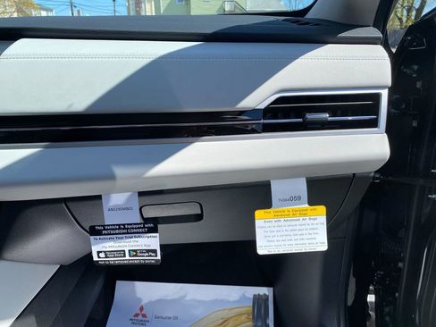 New 2025 Mitsubishi Outlander AWD image 31