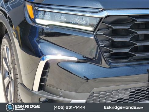 Used 2025 Honda Pilot Touring image 9