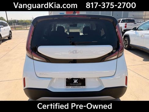 Certified 2025 Kia Soul LX w/ LX Technology Package FWD image 3