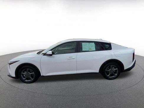 Used 2025 Kia K4 FWD image 9