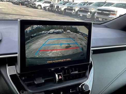 Used 2025 Toyota Corolla SE image 9