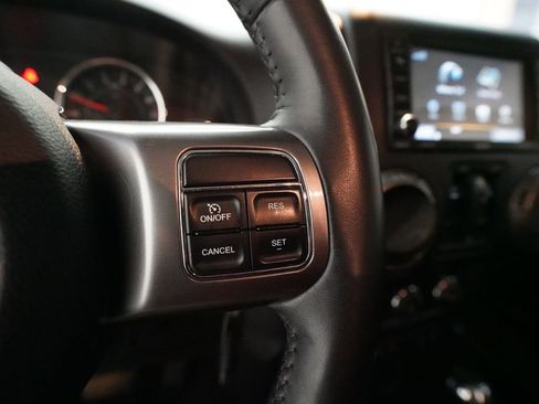 Used 2018 Jeep Wrangler Unlimited Sahara AWD/4WD image 18