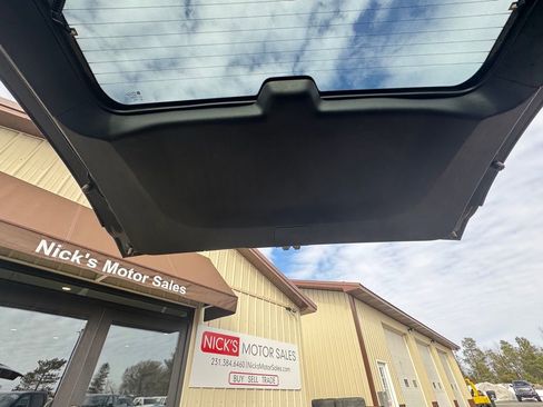 Used 2020 GMC Yukon SLE w/ SLE Value Package image 47