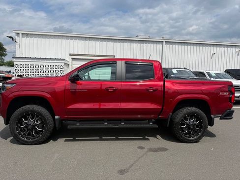 Used 2023 Chevrolet Colorado Z71 w/ Z71 Convenience Package 2 AWD/4WD image 3