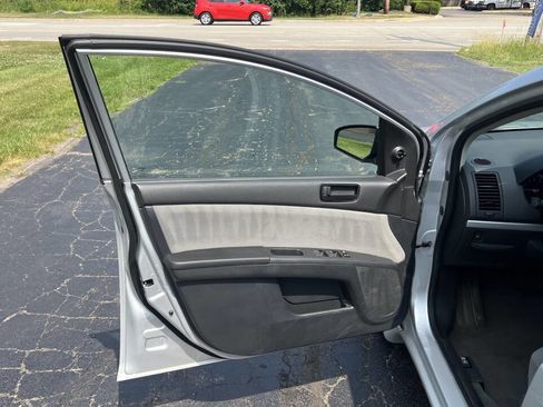 Used 2011 Nissan Sentra 2.0 image 25