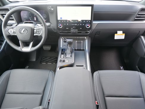 Used 2026 Lexus GX 550 GX 550 Premium w/ Cold Area Package image 32