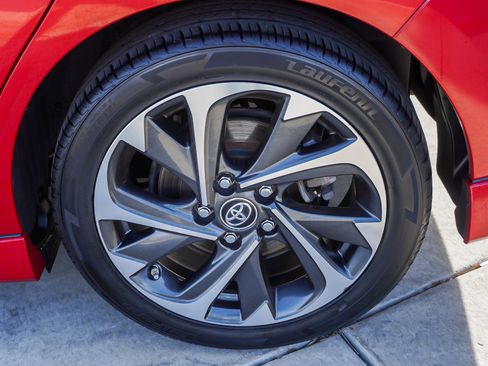 Used 2018 Toyota Corolla iM image 13