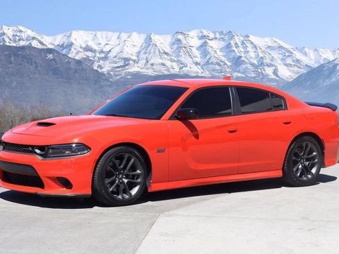 Used 2023 Dodge Charger Scat Pack w/ Plus Group RWD image 2
