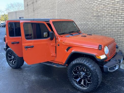 Used 2019 Jeep Wrangler Unlimited Sahara image 17