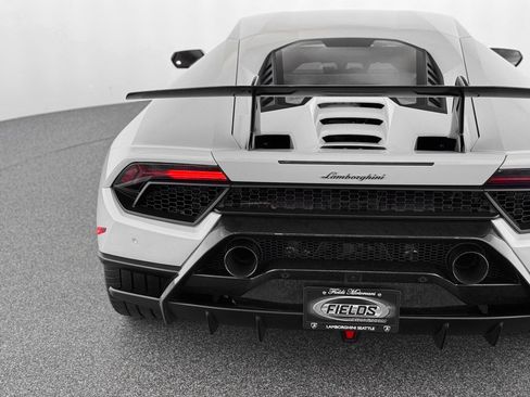 Used 2018 Lamborghini Huracan Performante AWD/4WD image 46