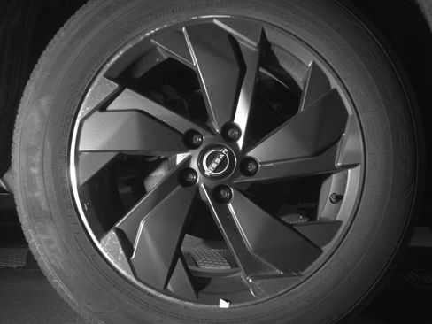 Used 2025 Nissan Rogue SV FWD image 15