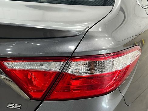 Used 2017 Toyota Camry SE image 40