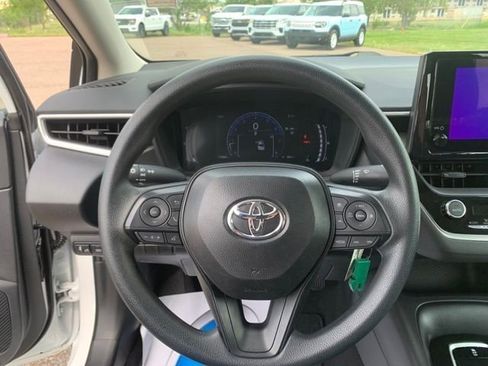 Used 2026 Toyota Corolla LE FWD image 17