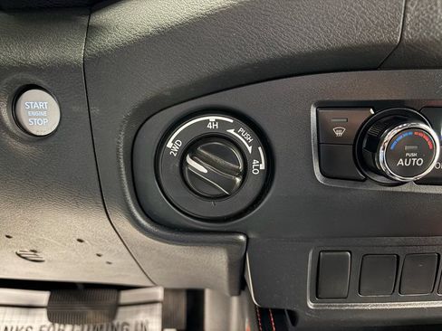 Used 2022 Nissan Frontier PRO-4X w/ Off-Road Protection Package AWD/4WD image 21