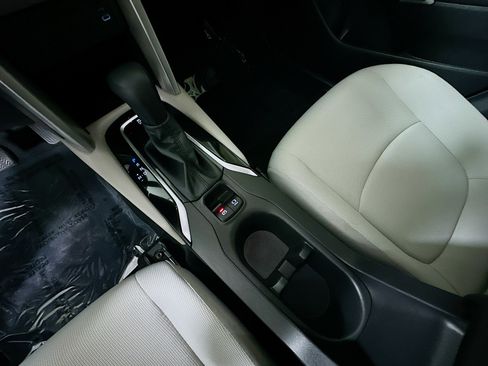 Certified 2024 Toyota Corolla Cross L image 21