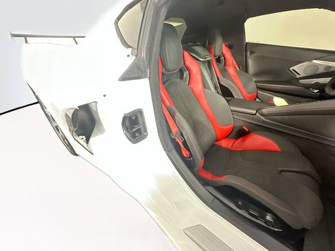 Used 2022 Chevrolet Corvette Stingray Premium Cpe w/ Z51 Performance Package RWD image 27