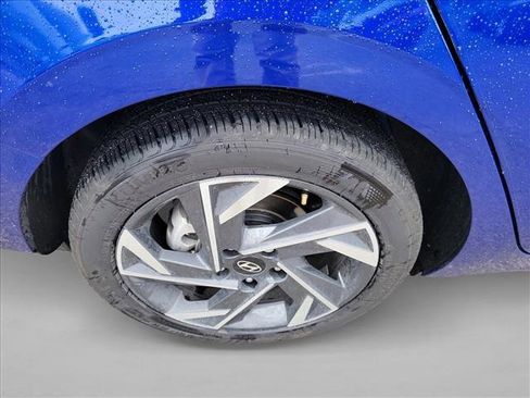 Used 2025 Hyundai Elantra Sport w/ Cargo Package image 11