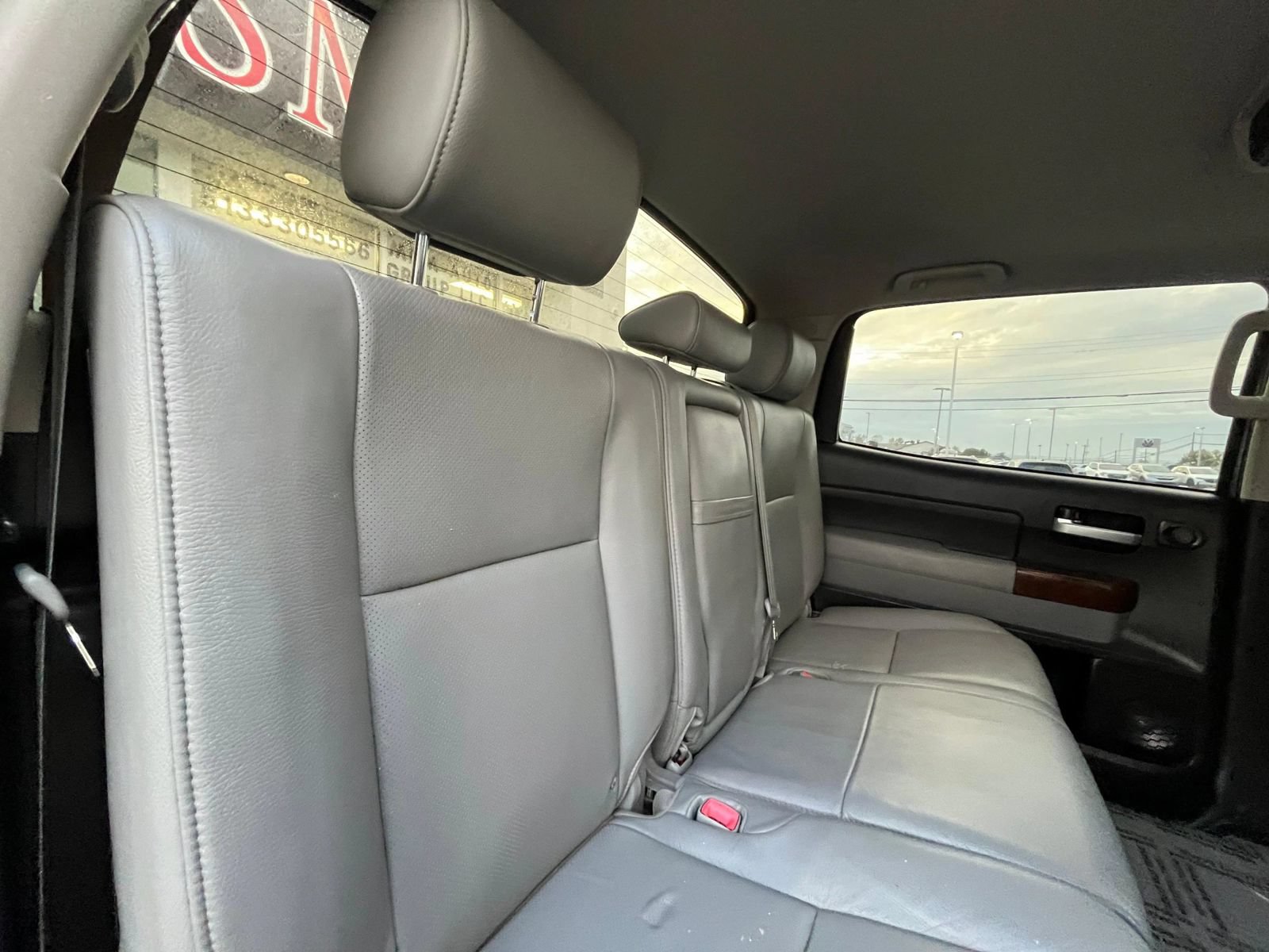 Used 2010 Toyota Tundra Limited w/ Platinum Pkg AWD/4WD image 31