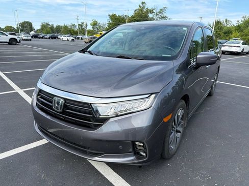 Used 2022 Honda Odyssey Touring image 2