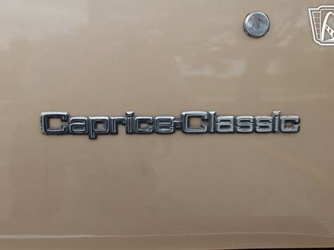 Used 1987 Chevrolet Caprice Classic RWD image 20