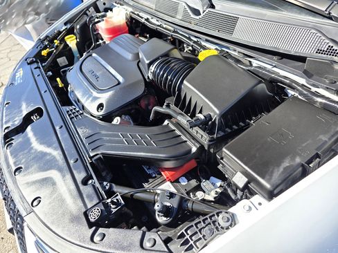 Used 2023 Chrysler Pacifica Touring-L image 21